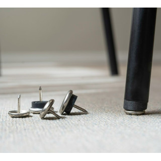 Metalliset tuolin liukukiskot huonekaluille matoilla