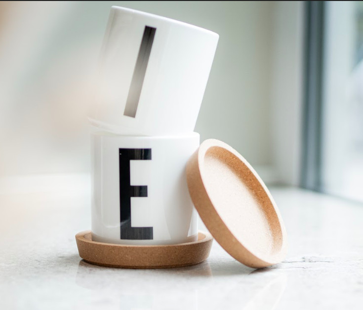 Korkunderlägg, undvik brännmärken på bord och köksbänk