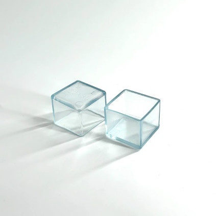 Neliömäinen putkensuoja, ulkopuolelta silikonista