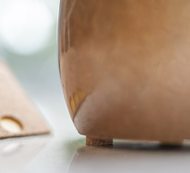 Itseliimautuvat korkkityynyt